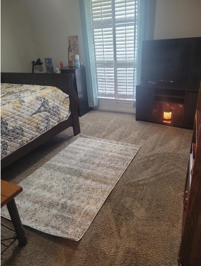 Bedroom Four Minutes From Beach 彭萨科拉 外观 照片