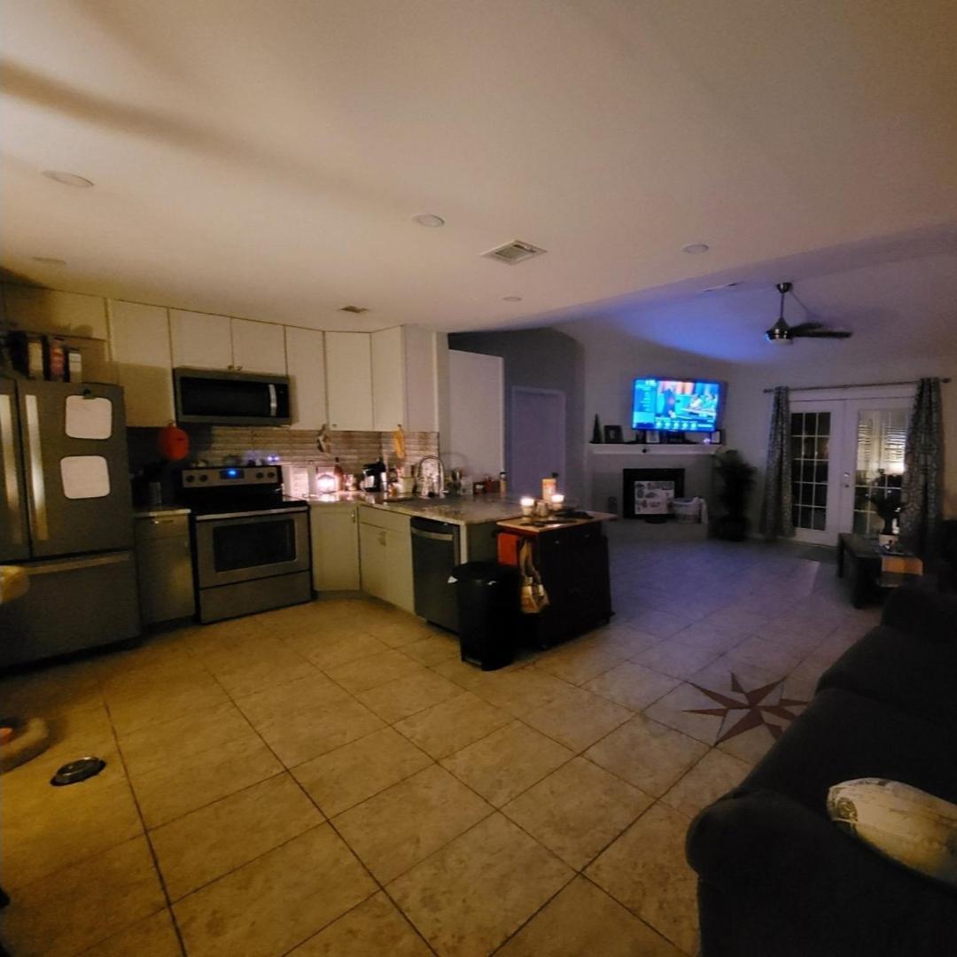 Bedroom Four Minutes From Beach 彭萨科拉 外观 照片