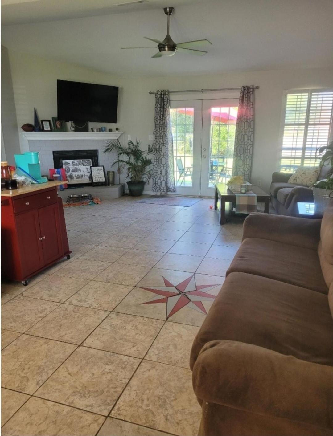 Bedroom Four Minutes From Beach 彭萨科拉 外观 照片