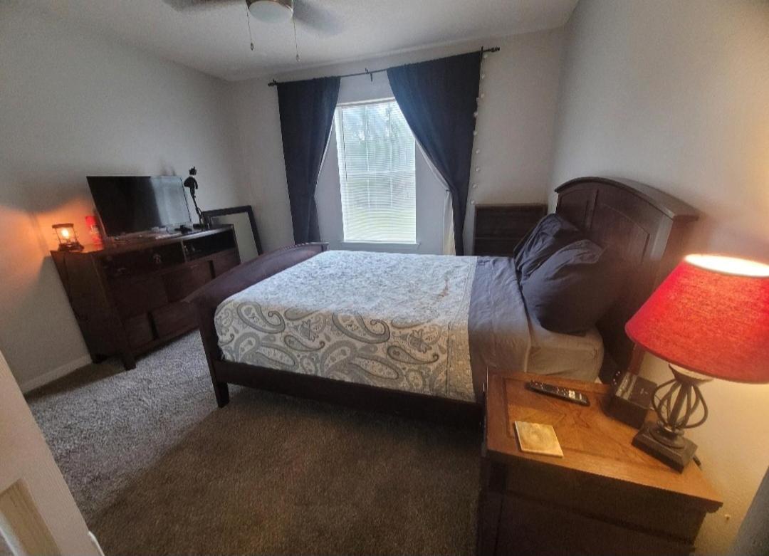 Bedroom Four Minutes From Beach 彭萨科拉 外观 照片