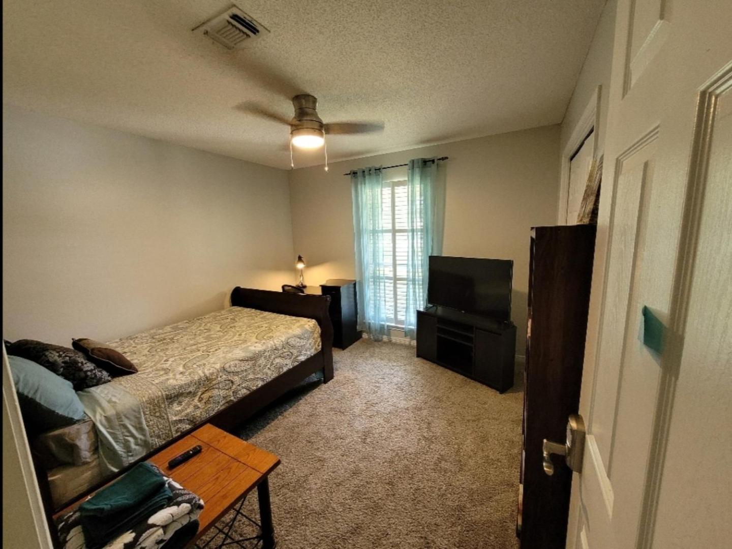 Bedroom Four Minutes From Beach 彭萨科拉 外观 照片