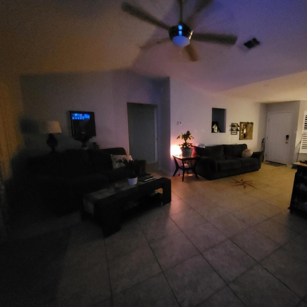 Bedroom Four Minutes From Beach 彭萨科拉 外观 照片